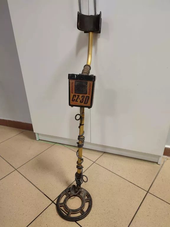 WYKRYWACZ METALI DETEKTOR FISHER CZ-3D