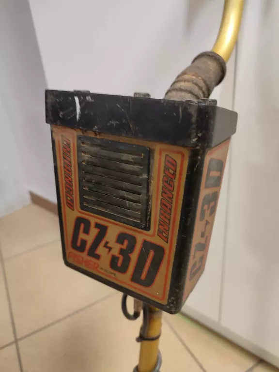 WYKRYWACZ METALI DETEKTOR FISHER CZ-3D
