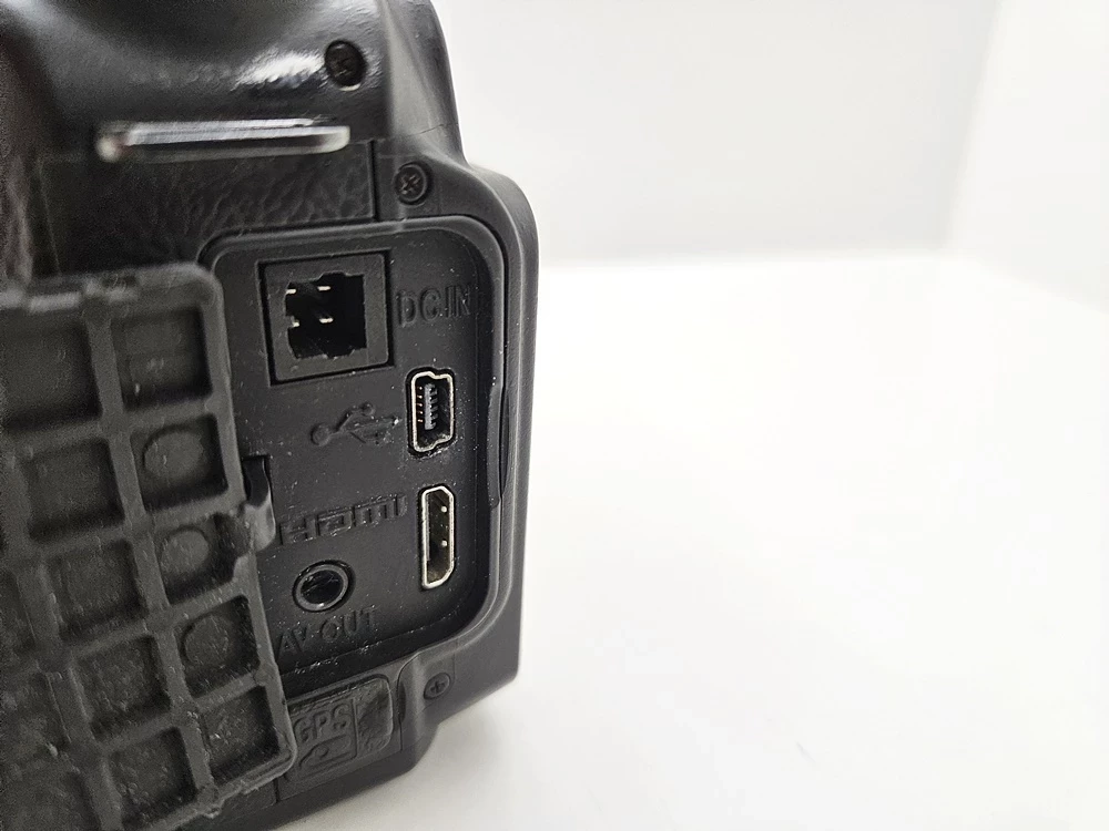 aparat-cyfrowy-nikon-d90-body-rozmiar-matrycy-aps-c