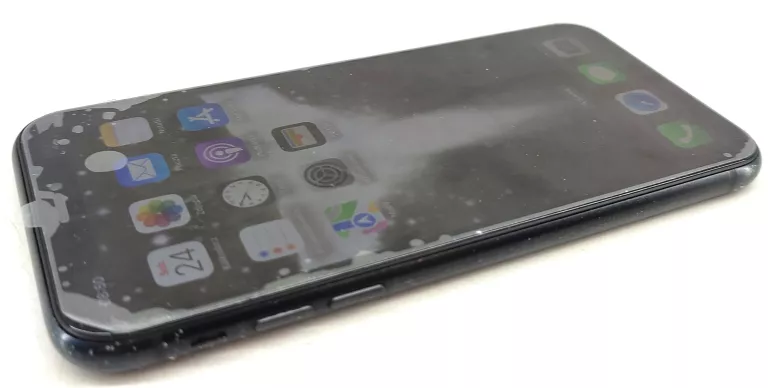 telefon-iphone-xr-typ-smartfon