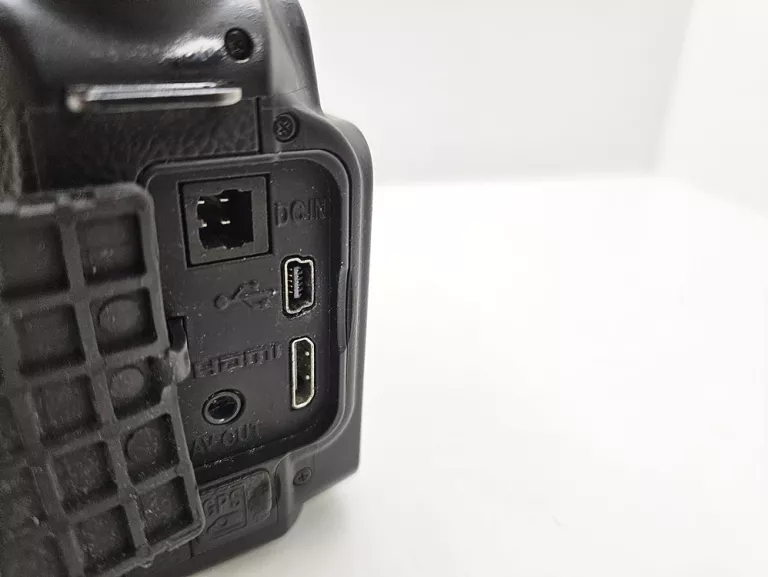 aparat-cyfrowy-nikon-d90-body-rozmiar-matrycy-aps-c