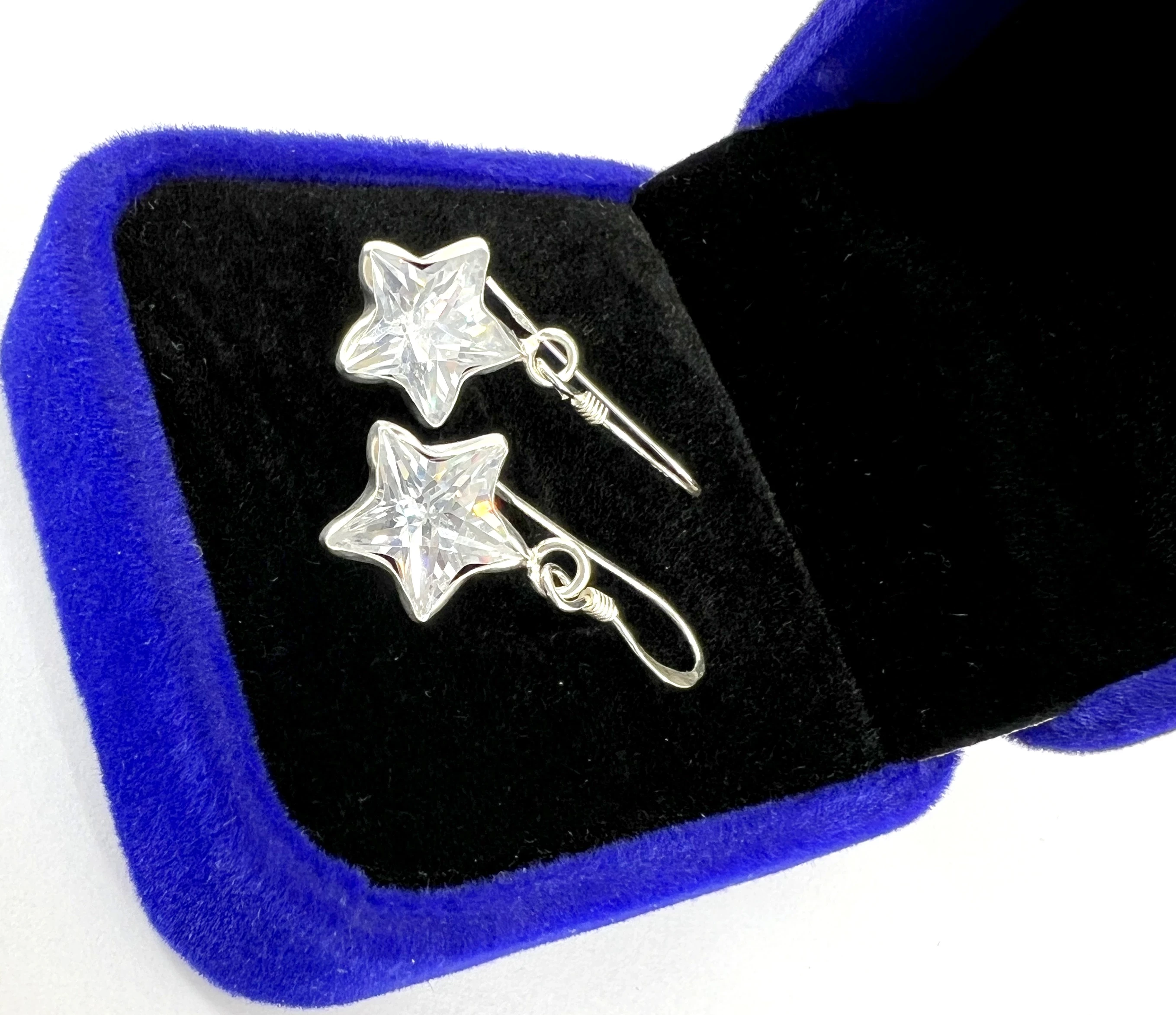 kolczyki-srebrne-gwiazdki-cyrkonia-252g-925-stan-powystawowy