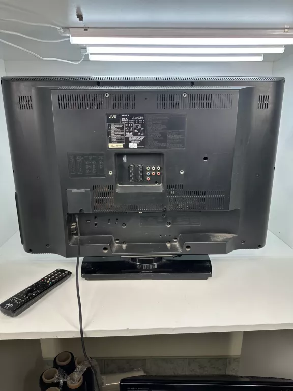 TELEWIZOR JVC LT-32A90BU 32"