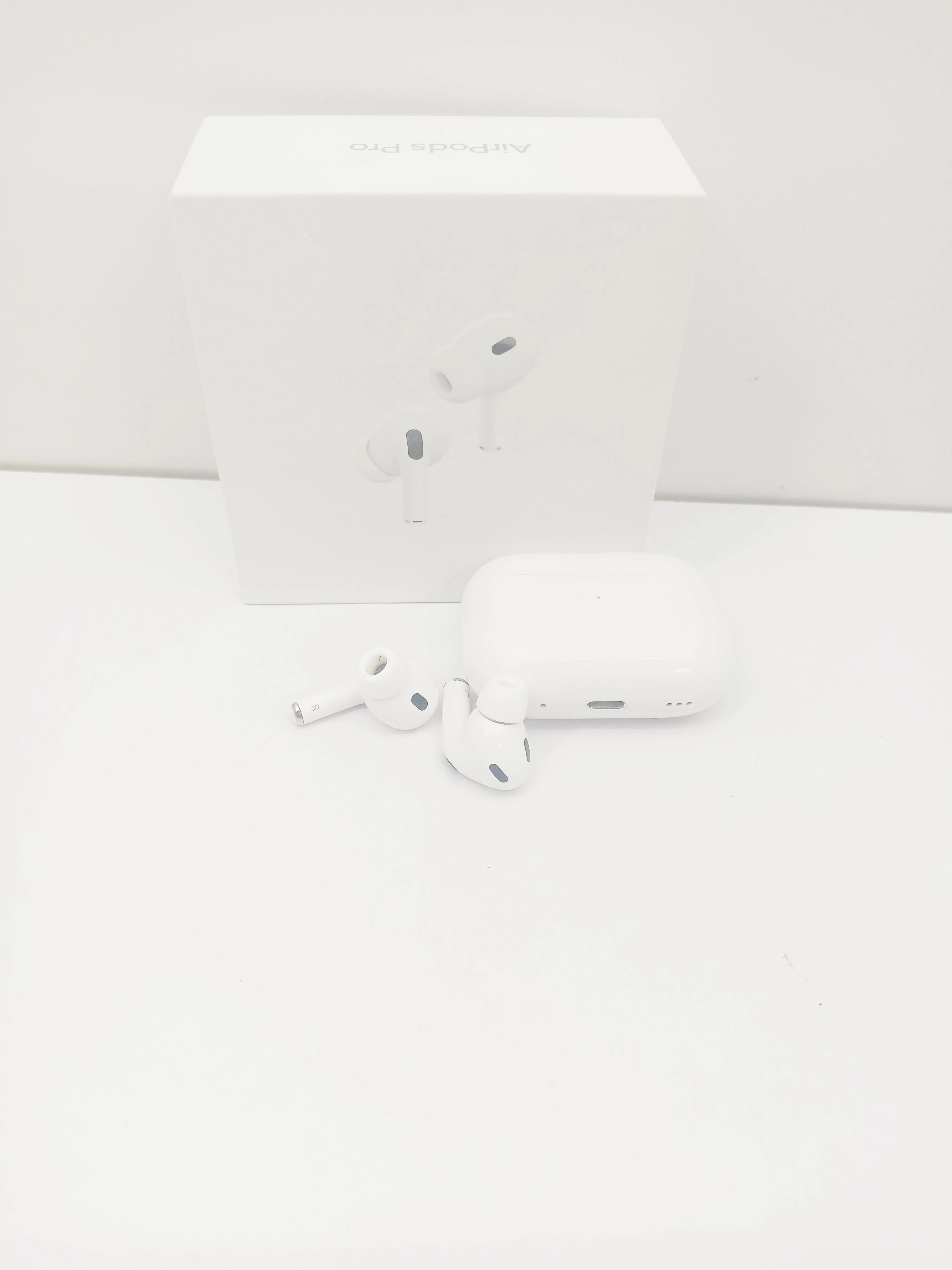 airpods-pro-2nd-gen-trzeszcza-lipowa-113-sj-lublin