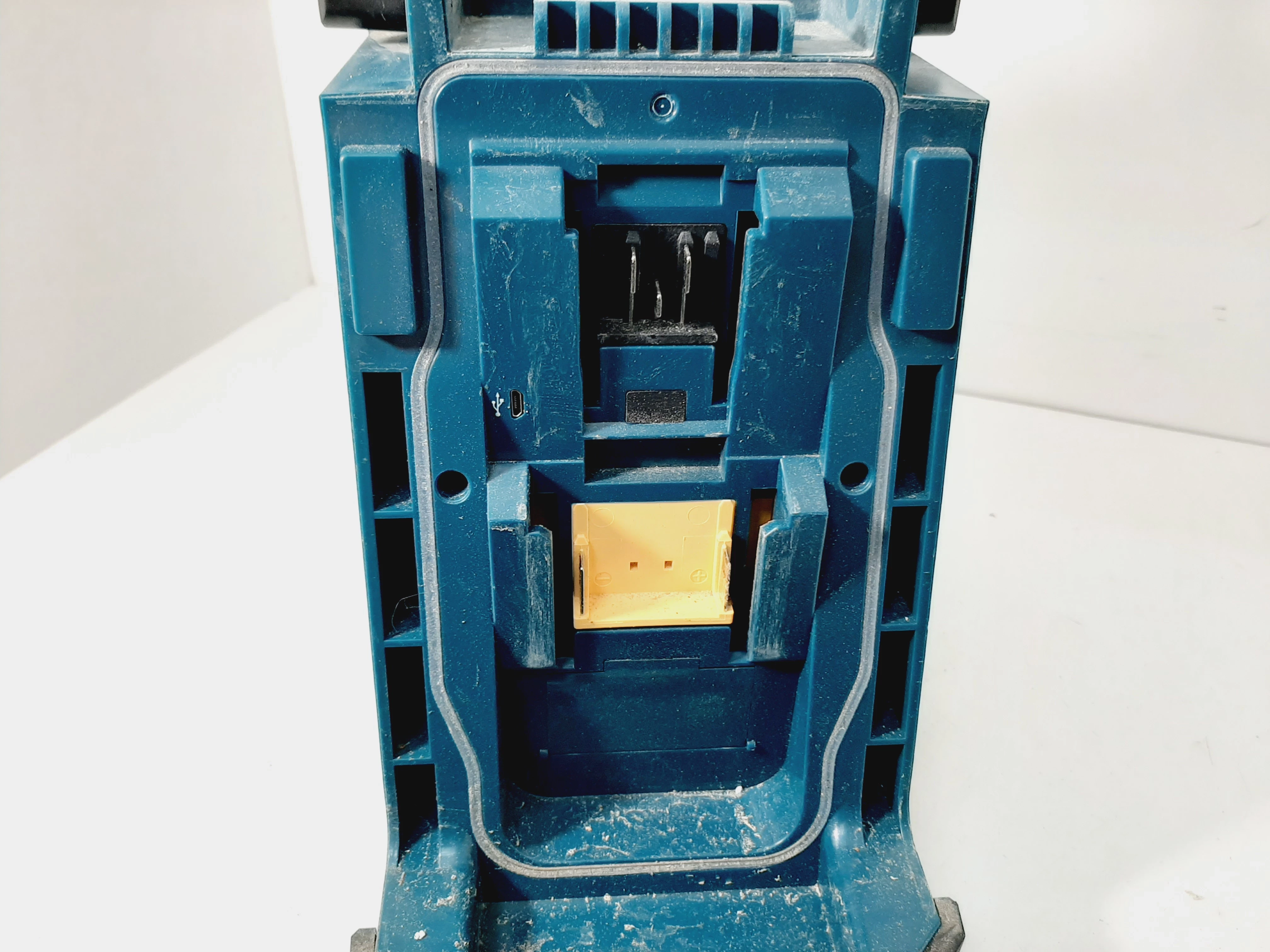 radio-budowlane-makita-dmr115-stan-uzywany