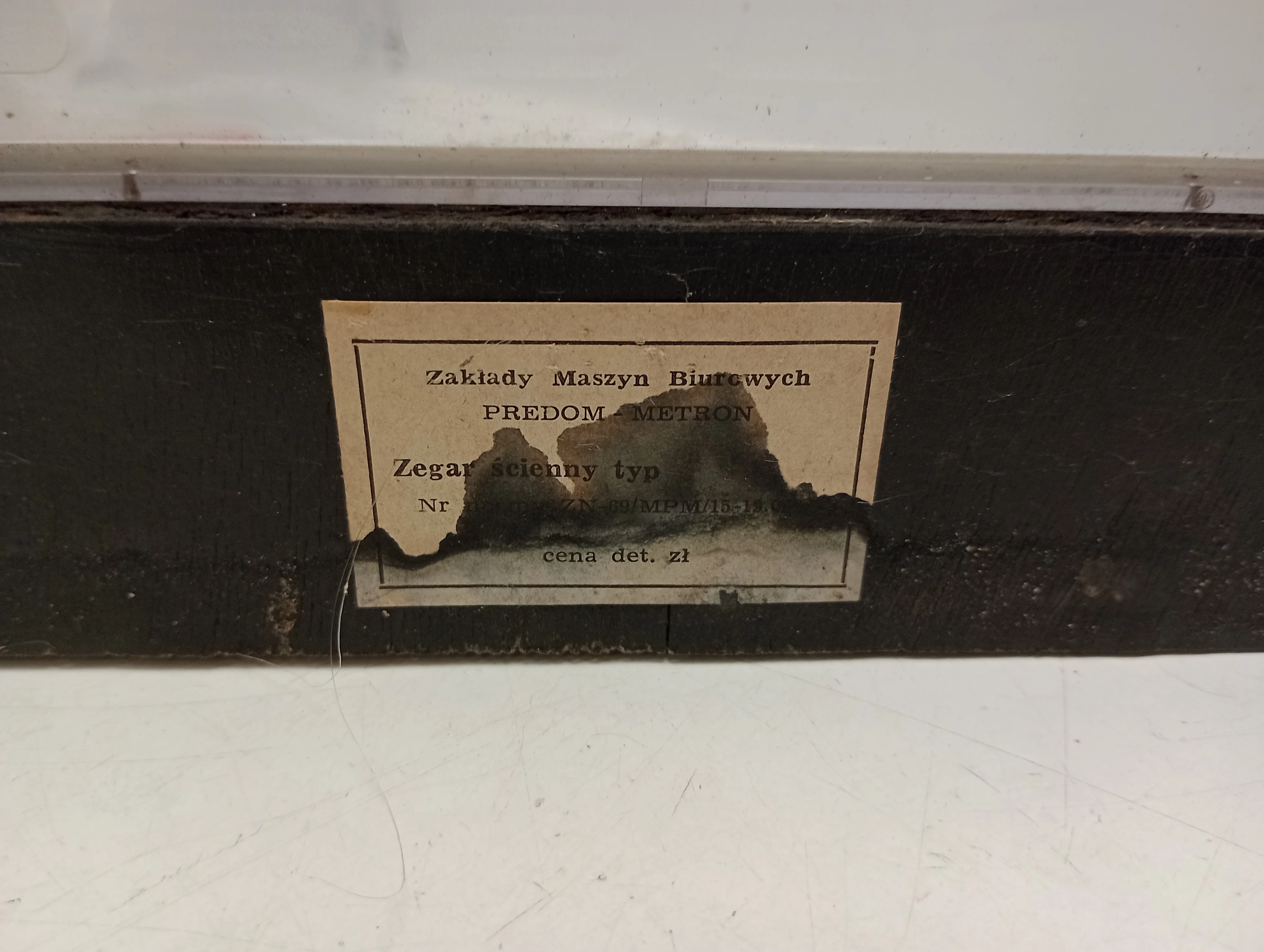 zegar-scienny-metron-prl-osiedle-teatralne-3u15-krakow