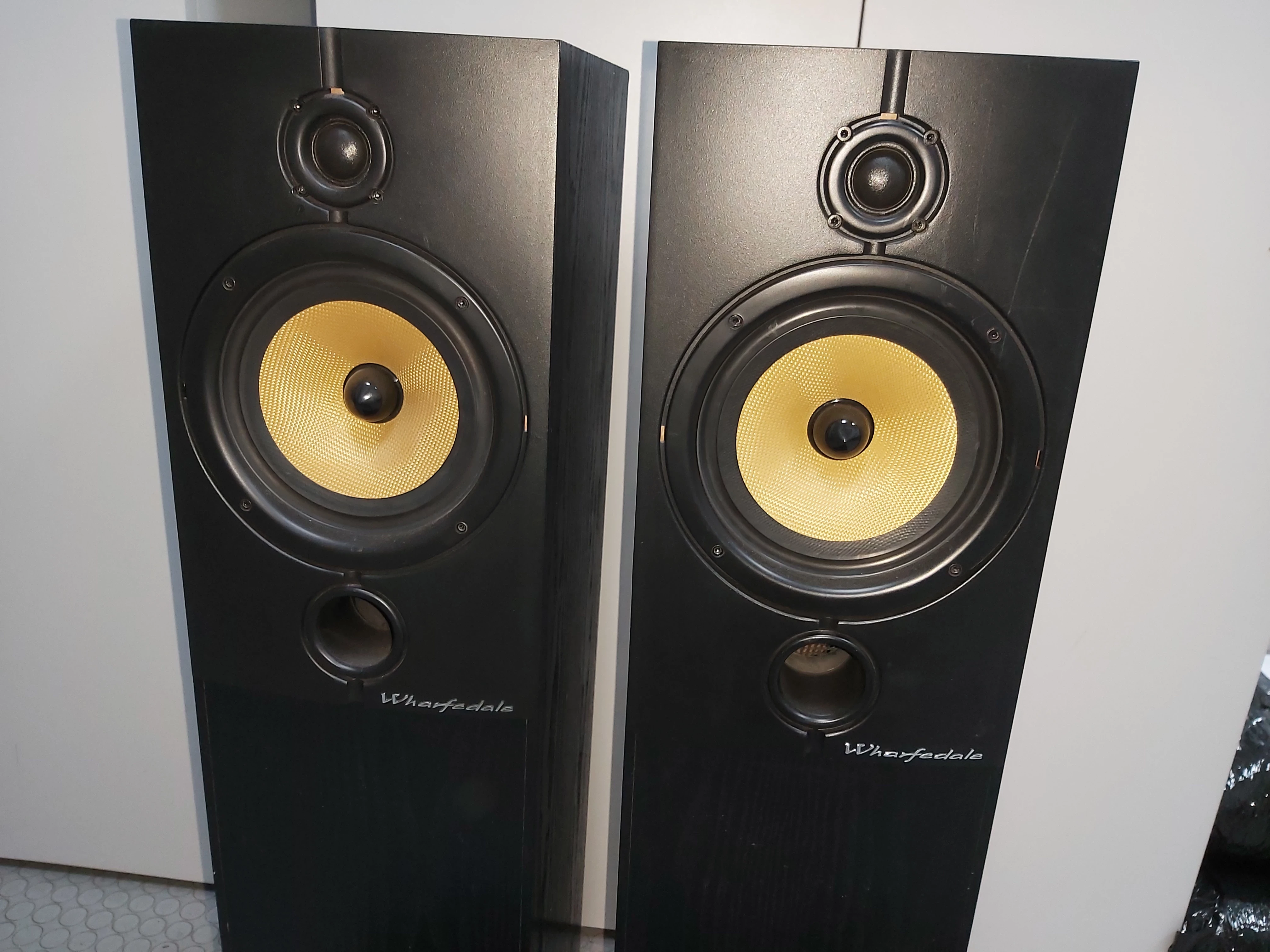 kolumny-podlogowe-wharfedale-diamond-83-2-szt-okazja-moc-znamionowa-rms-100