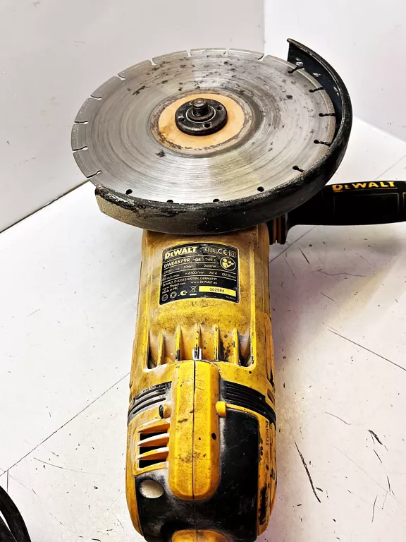 DUŻA SZLIFIERKA KĄTOWA DEWALT DWE4579R