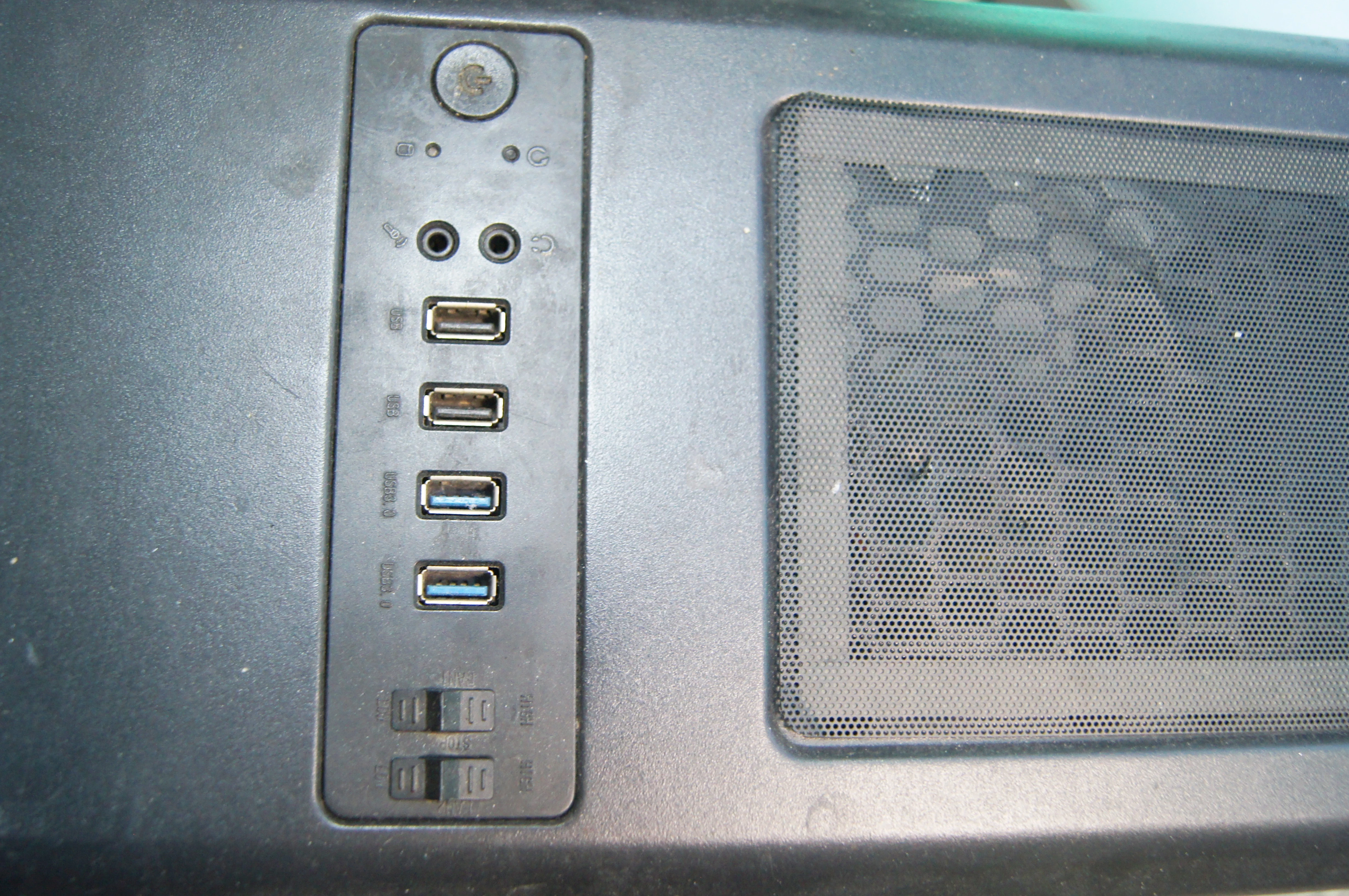 komputer-stacjonarny-1tb8gb-rtx-1060czarny-typ-komputera-komputer-stacjonarny