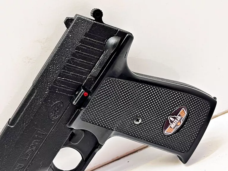 PISTOLET HUKOWY LEXON 11 + AMUNICJA