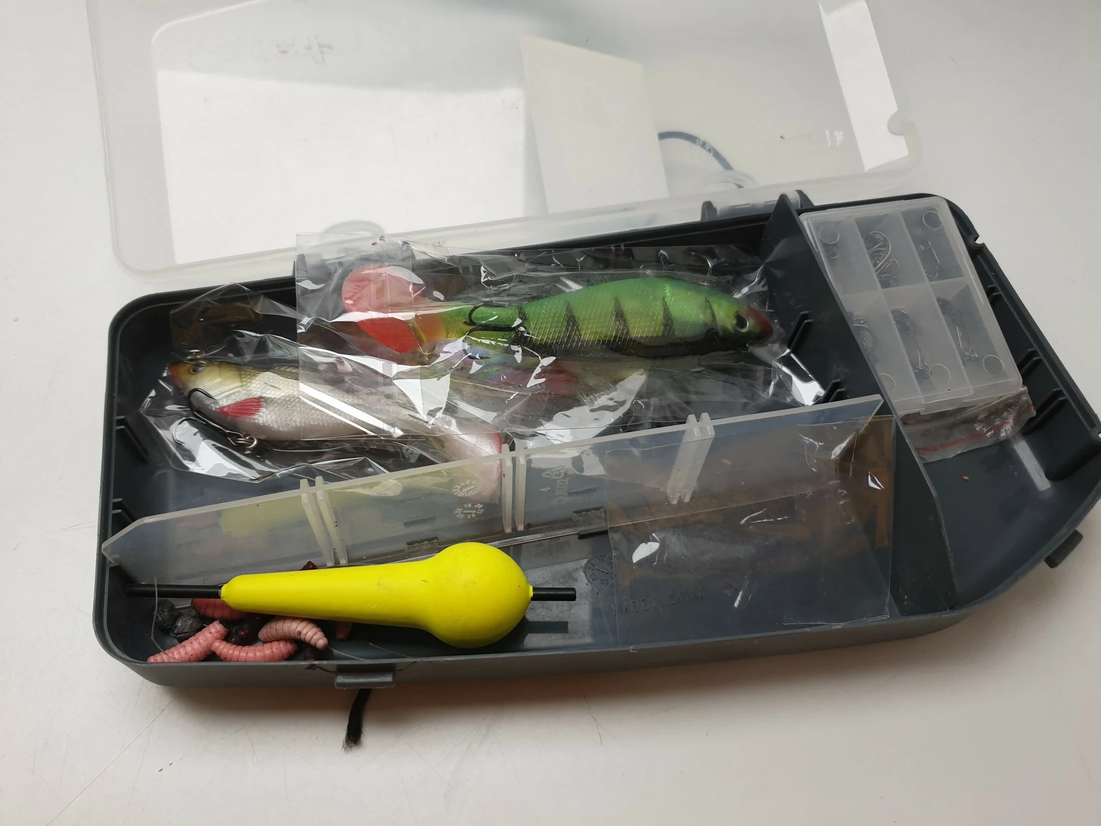 wedka-caperlan-ufish-z-kolowrotkiem-35-decathlon-stan-uzywany