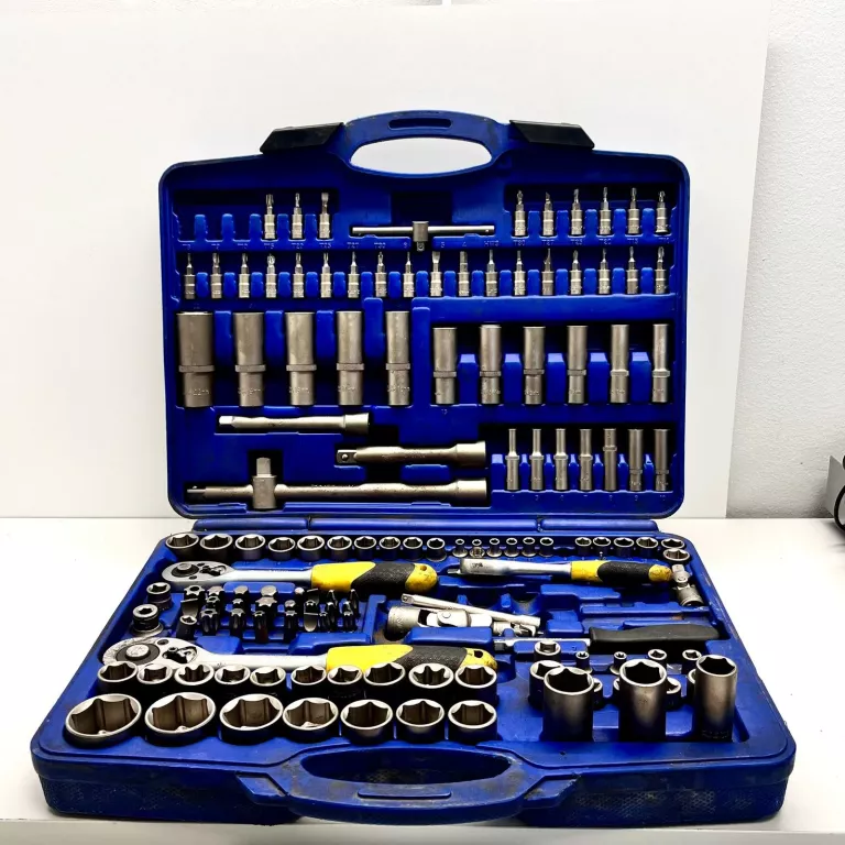 coval-108-zestaw-kluczy-walizka-wyszynskiego-54-piekary-spj