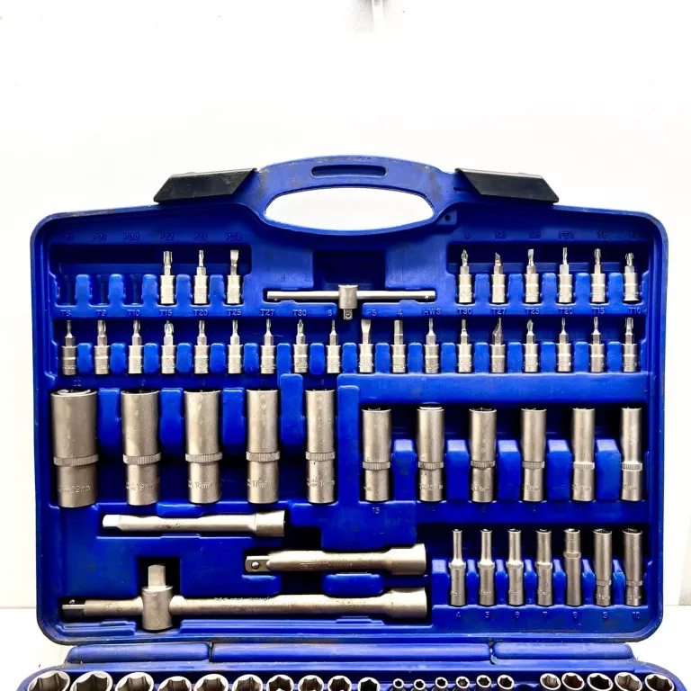 coval-108-zestaw-kluczy-walizka-stan-uzywany