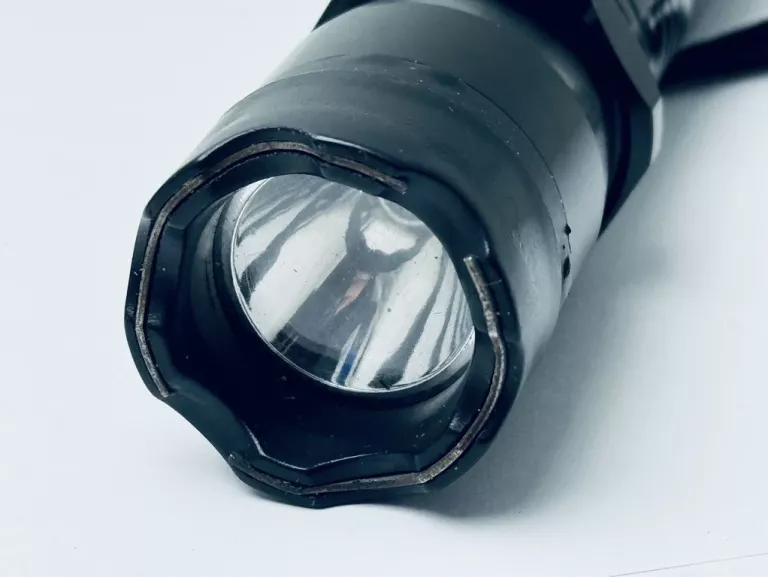 LATARKA Z PARALIZATOREM POLICE 50000W