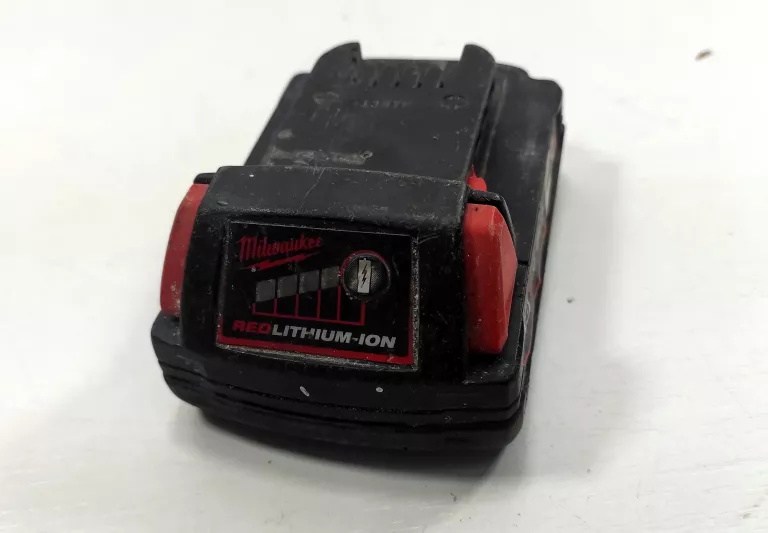 akumulator-milwaukee-m18-2ah-stan-uzywany