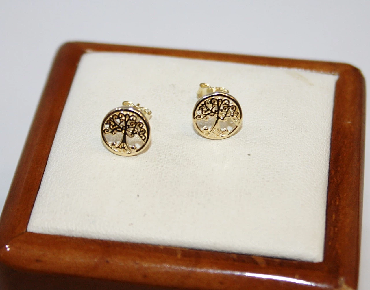 sliczne-zlote-kolczyki-z-motywem-drzewa-126-g-kamien-17088-524288