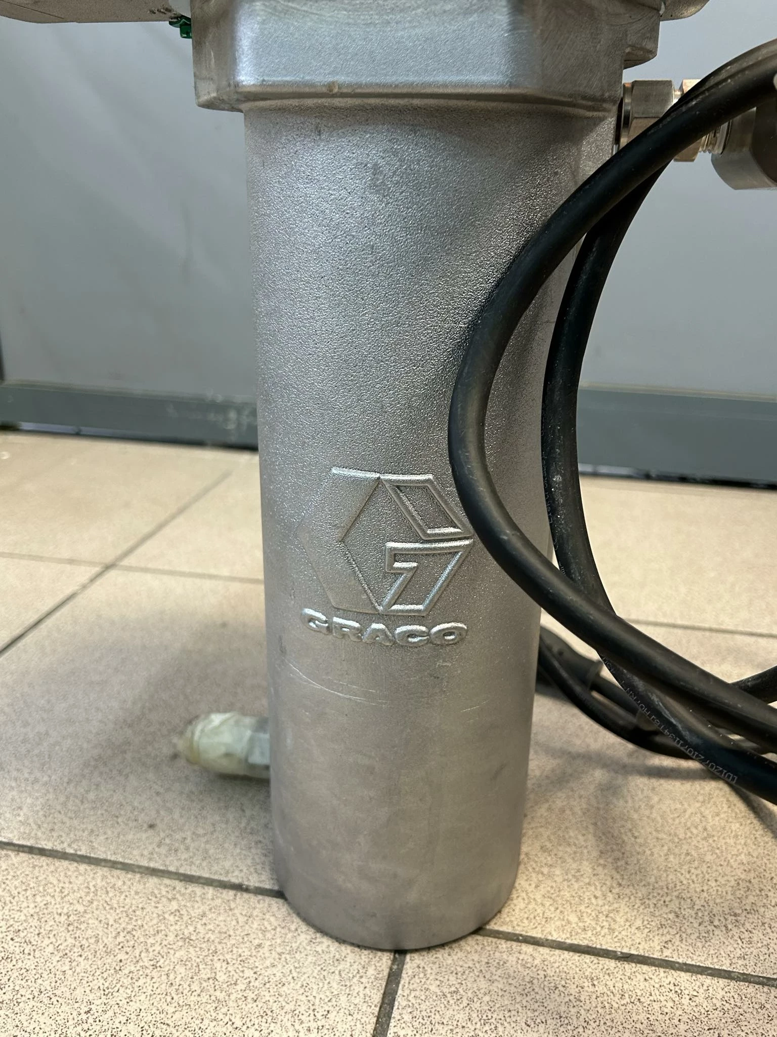 przeplywowy-podgrzewacz-farby-graco-viscon-hf-stan-uzywany