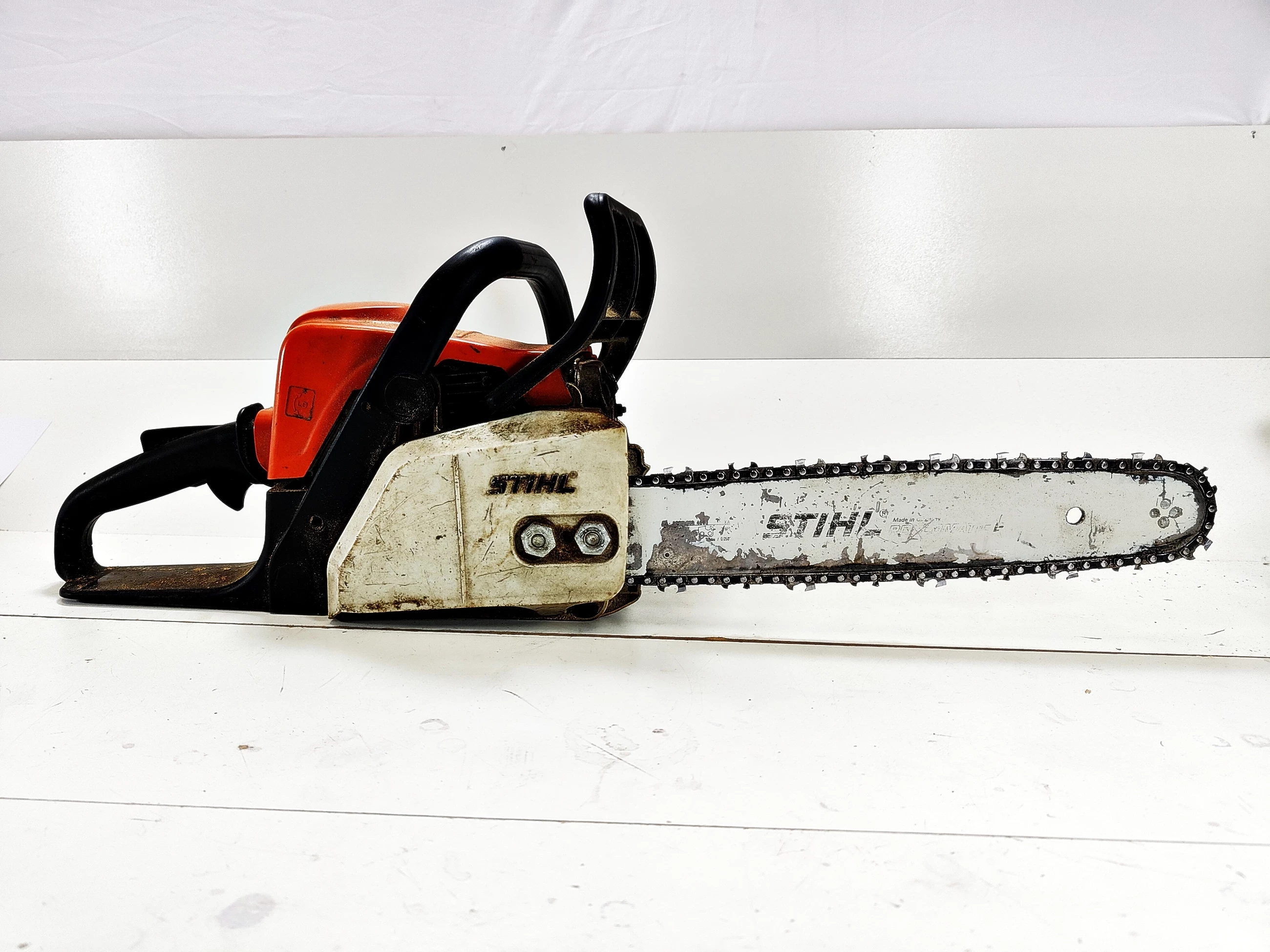 swietna-pila-spalinowa-stihl-ms-180-pilarka-19km-uzywana-okazja-plac-3-maja-6-sj-luban-kamp