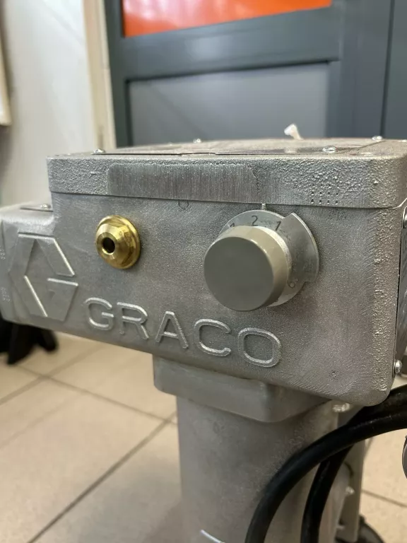 PRZEPŁYWOWY PODGRZEWACZ FARBY GRACO VISCON HF