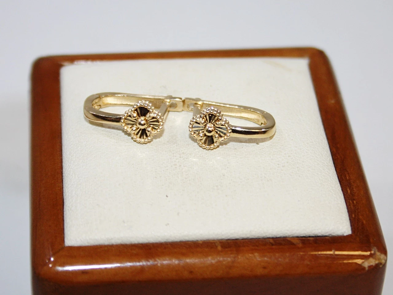 niesamowite-zlote-kolczyki-268-g-ean-gtin-0024021801910