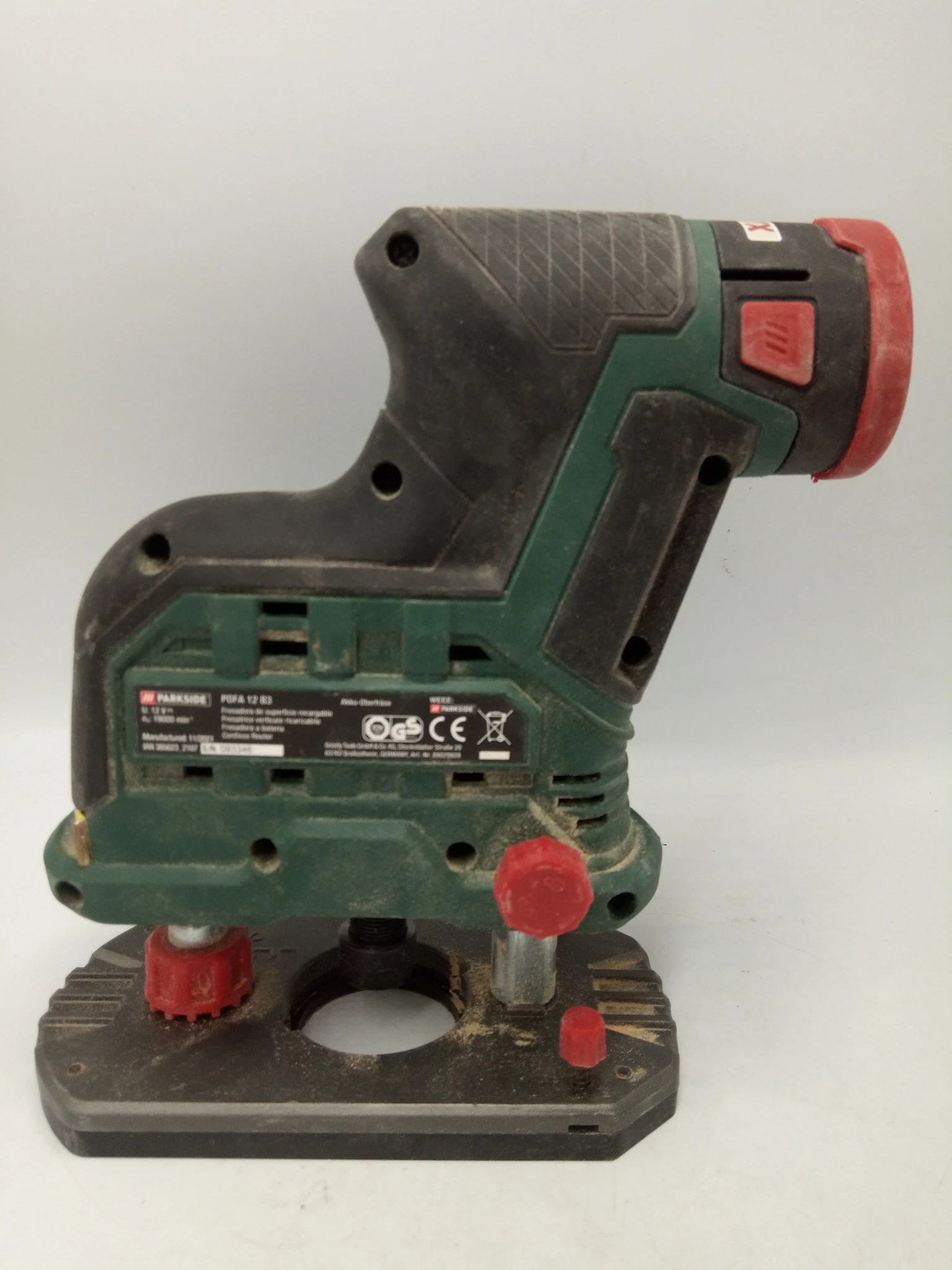 akumulatorowa-frezarka-parkside-pofa-12-b3-aku-walizka-stan-uzywany