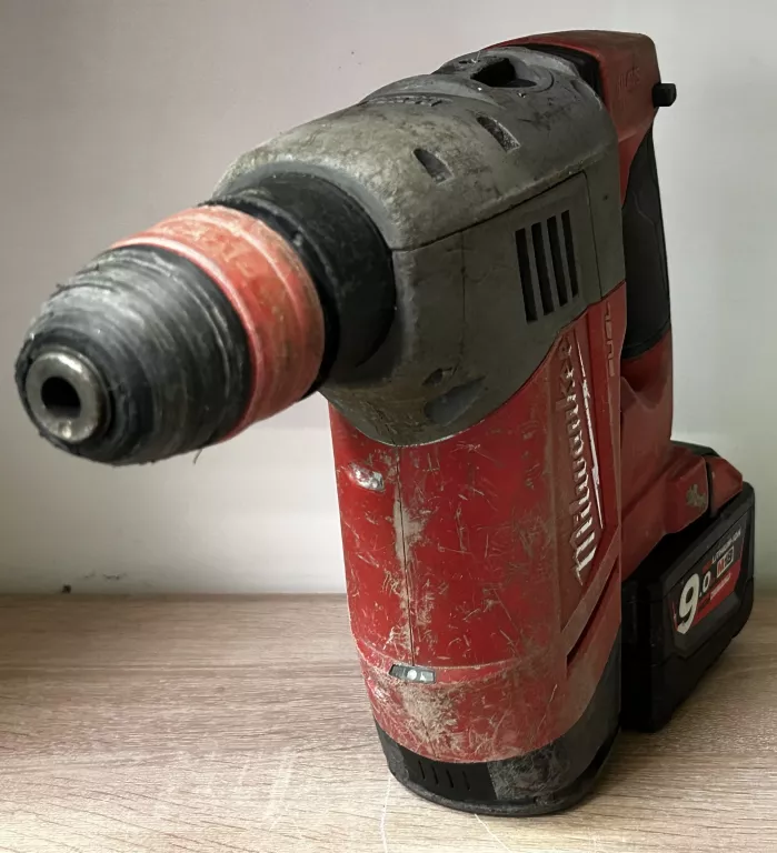 MŁOTOWIERTARKA MILWAUKEE M18 CHPX + AKU 9AH + ŁADOWARKA
