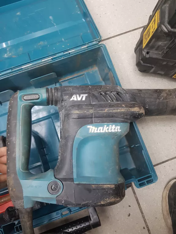 MAKITA HM0871C MŁOT UDAROWY SDS-MAX 8,1J 1100W AVT