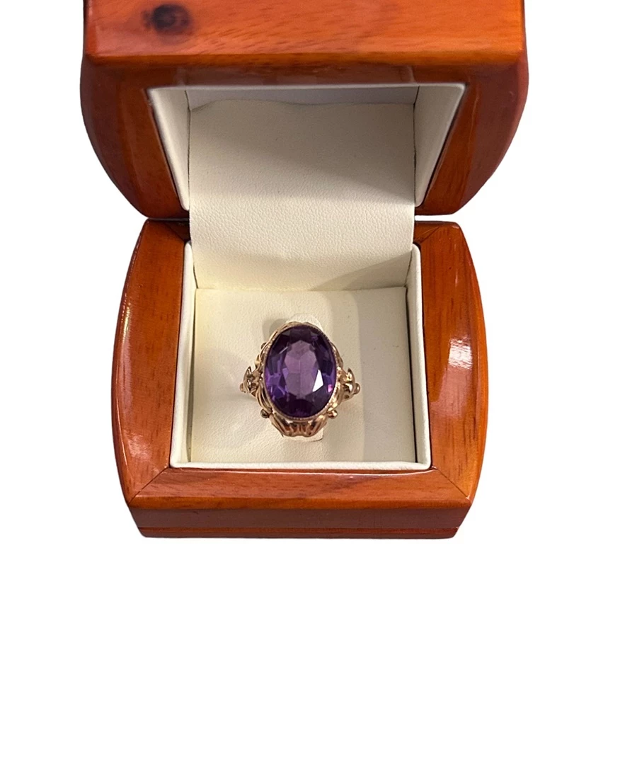 zloty-pierscionek-z-fioletowym-oczkiem-pulawska-30a-piaseczno