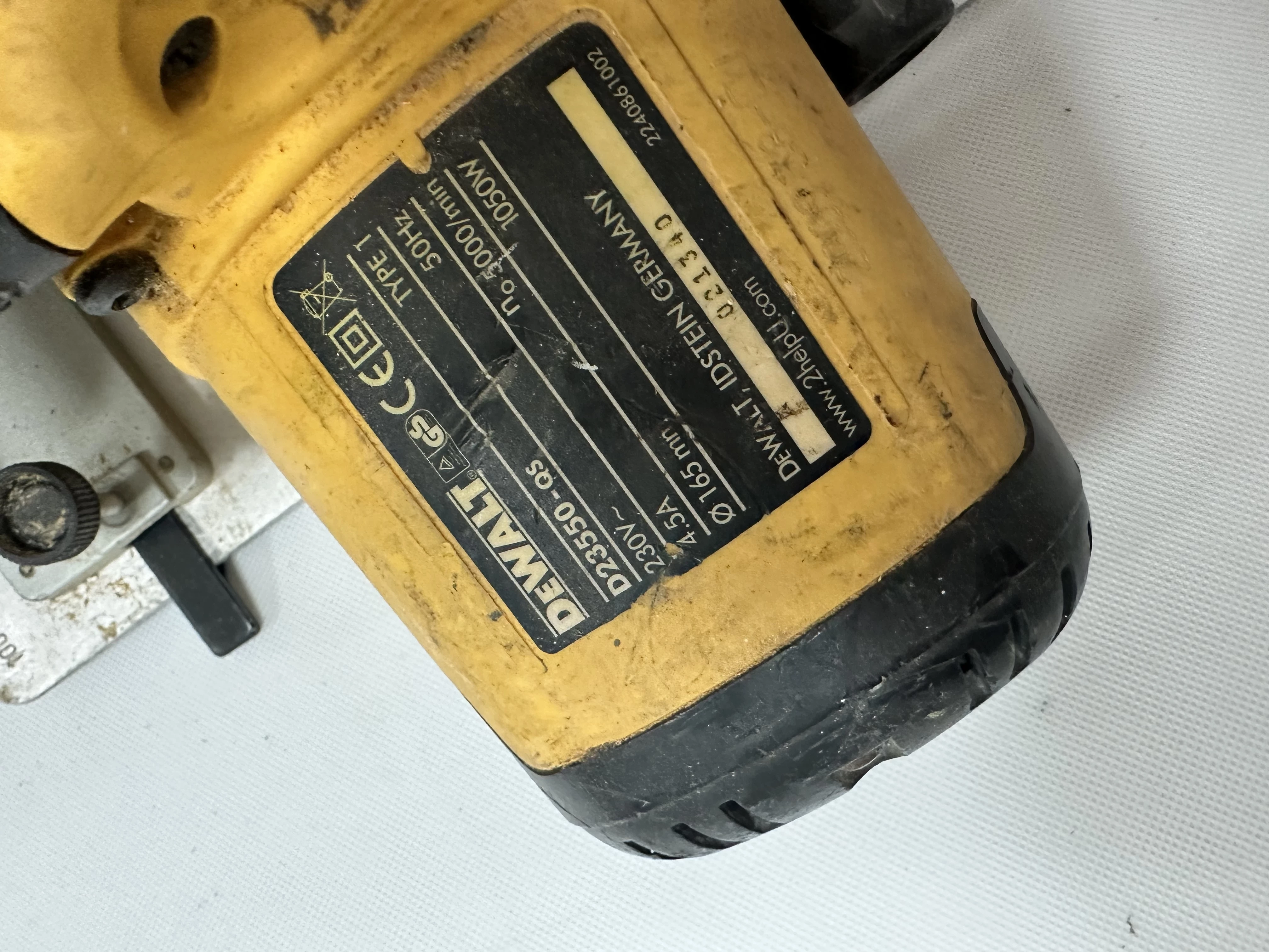 pila-tarczowa-dewalt-d23550-qs-srednica-otworu-pily-20