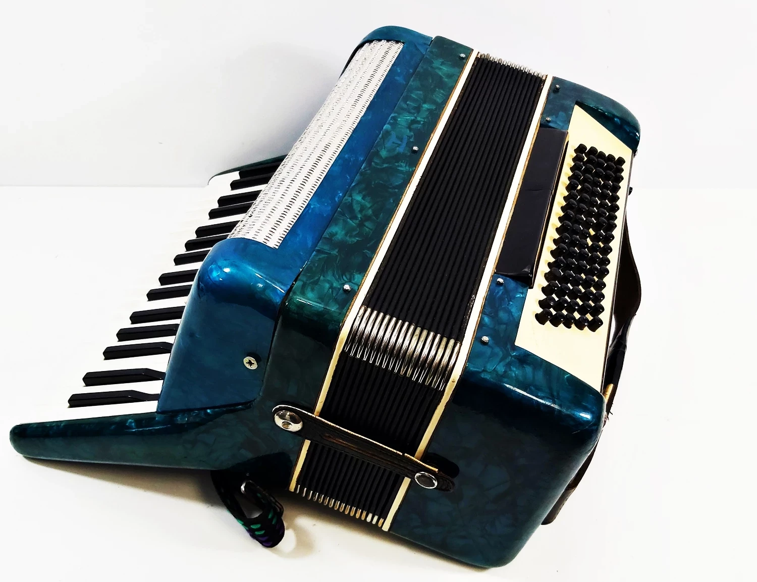 akordeon-muza-80-basow-1967r-mickiewicza-1-nidzica