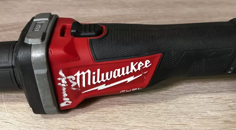 SZLIFIERKA WIELOFUNKCYJNA PROSTA MILWAUKEE M18 FDG