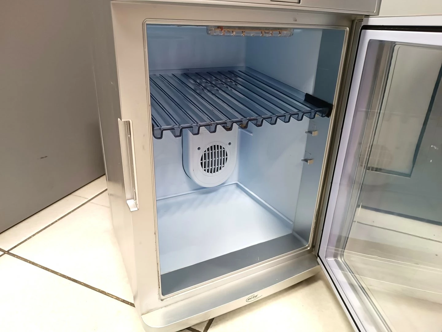 mini-lodowka-termoelektryczna-elta-cb-2008-s-rodzaj-jednodrzwiowa