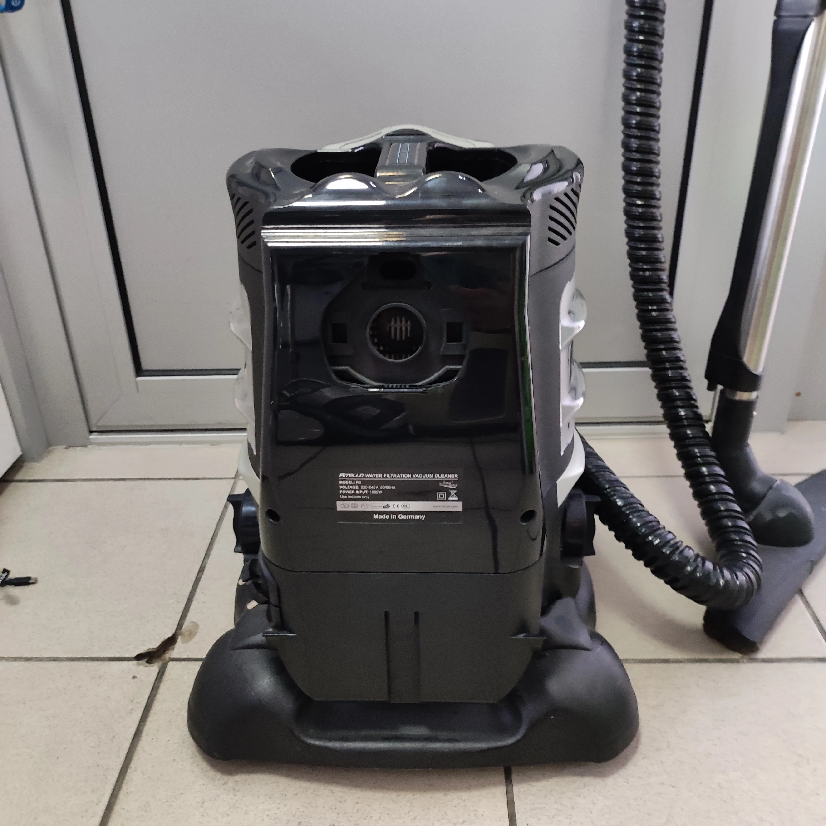 odkurzacz-wodny-ritello-r2-akcesoria-kolor-dominujacy-czarny