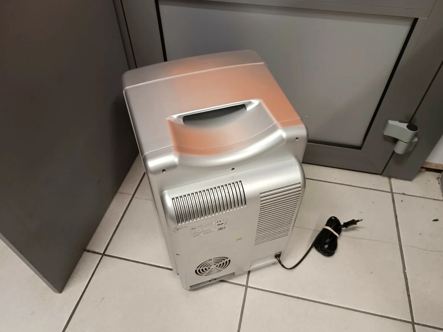 mini-lodowka-termoelektryczna-elta-cb-2008-s-ean-gtin-5900308114391