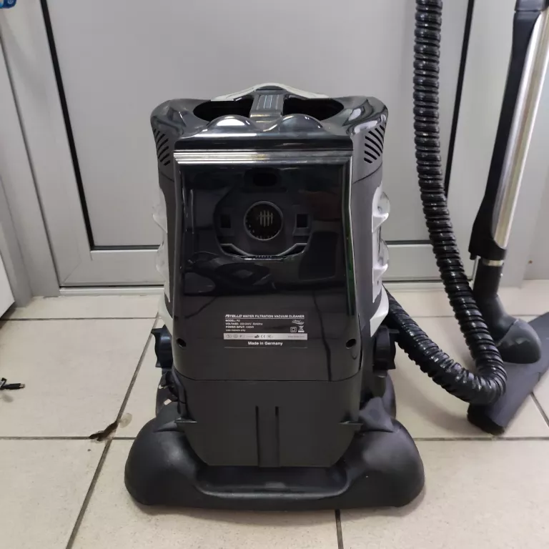 odkurzacz-wodny-ritello-r2-akcesoria-kolor-dominujacy-czarny