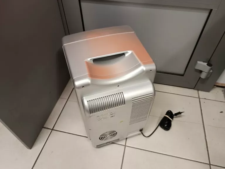 mini-lodowka-termoelektryczna-elta-cb-2008-s-ean-gtin-5900308114391