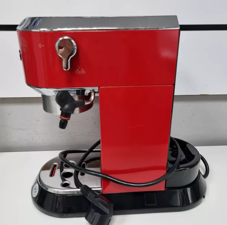 EKSPRES CIŚNIENIOWY DELONGHI EC680 CZEROWNY + AKCESORIA