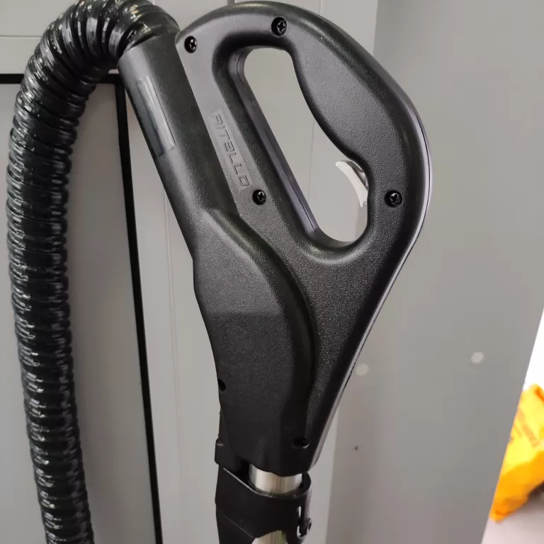 odkurzacz-wodny-ritello-r2-akcesoria-stan-uzywany