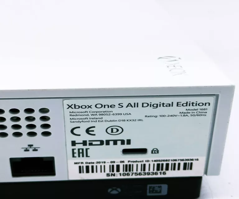 KONSOLA XBOX ONE S 1681