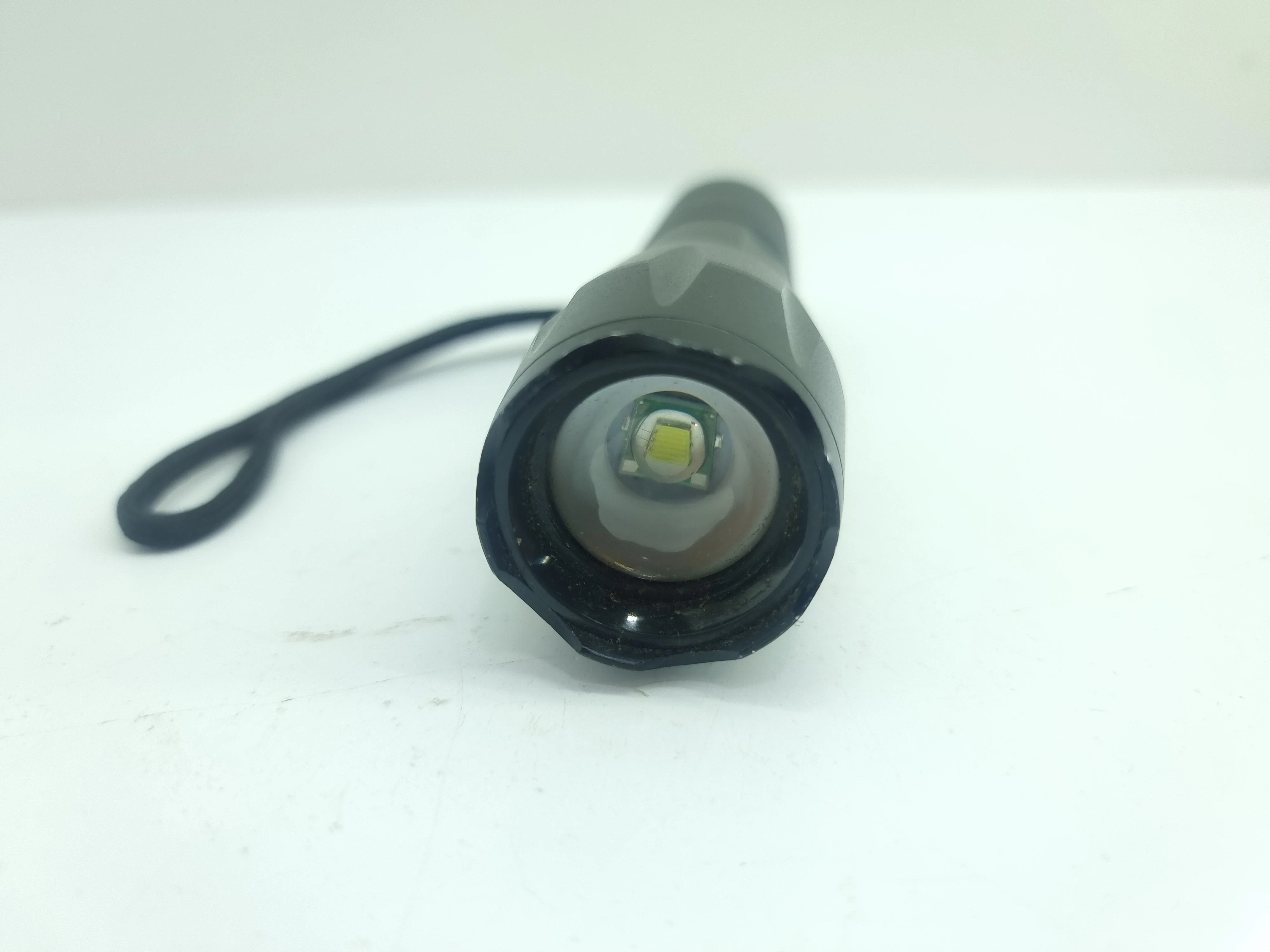 latarka-brillante-torcia-led-x-balog-bl-1831-t6-marka-x-balog