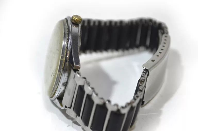 atlantic-worldmaster-bransoleta-czarna-tarcza-rysy-rodzaj-analogowe