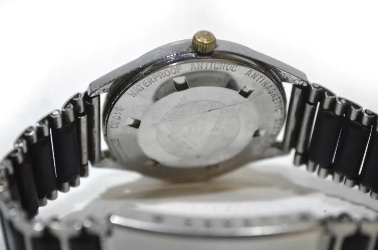 atlantic-worldmaster-bransoleta-czarna-tarcza-rysy-mechanizm-mechaniczny