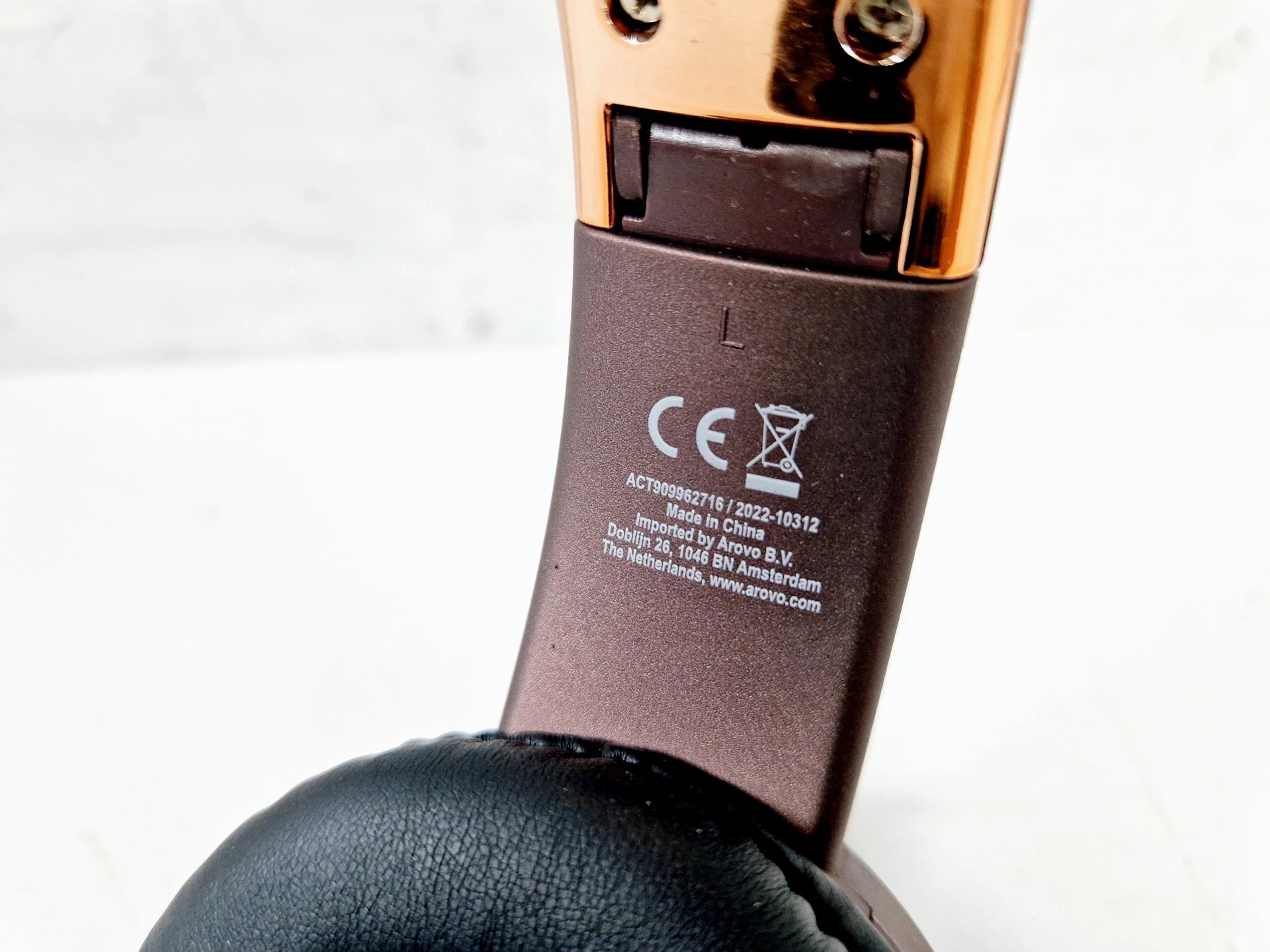 sluchawki-nauszne-bezprzewodowe-roseland-rh-900-brazowe-model-rh-900-cooper