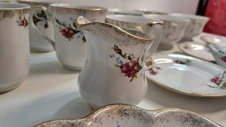 PORCELANA ZESTAW CHODZIEŻ IWONA
