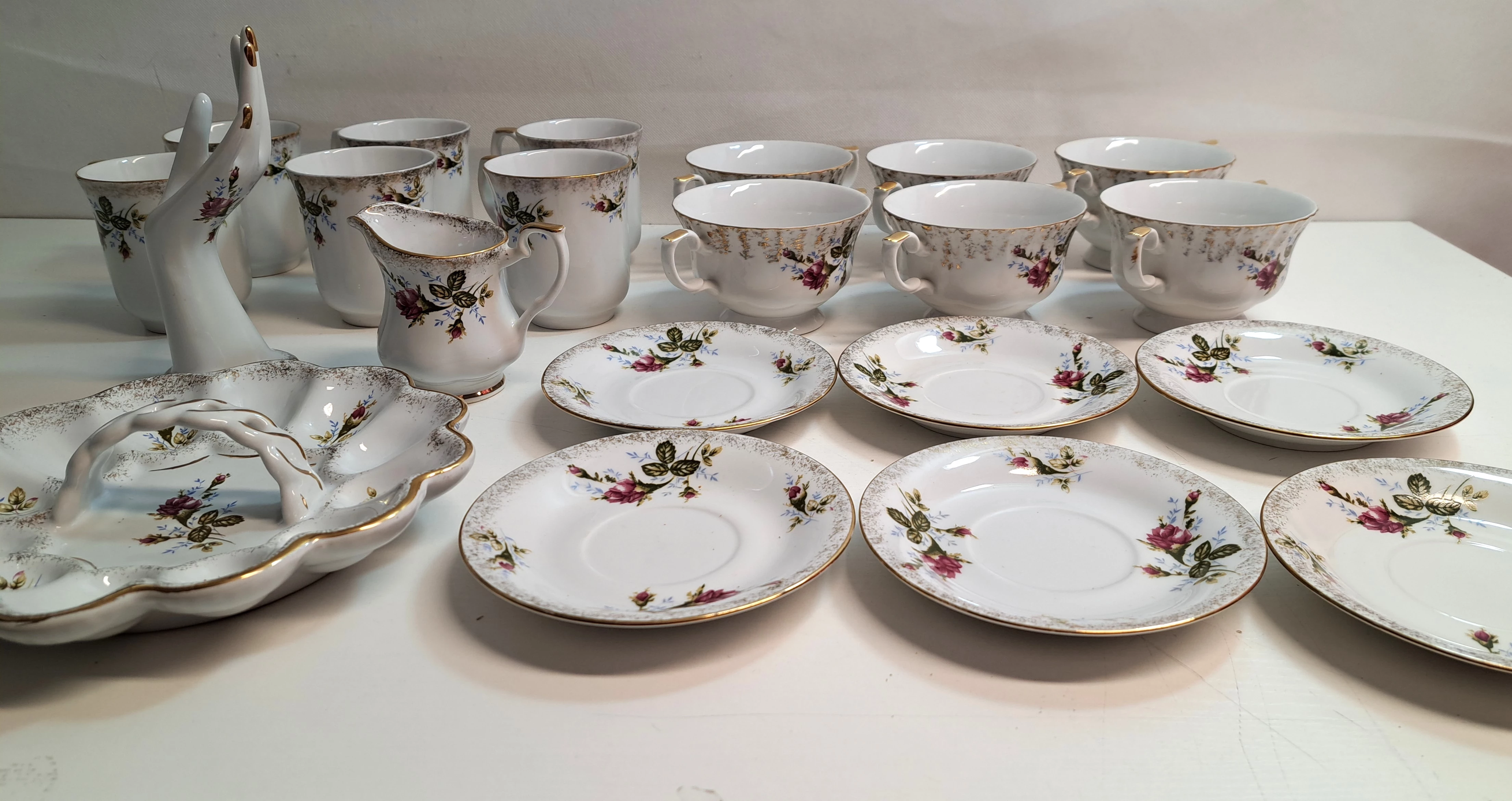 porcelana-zestaw-chodziez-iwona-rodzaj-serwisu-obiadowy