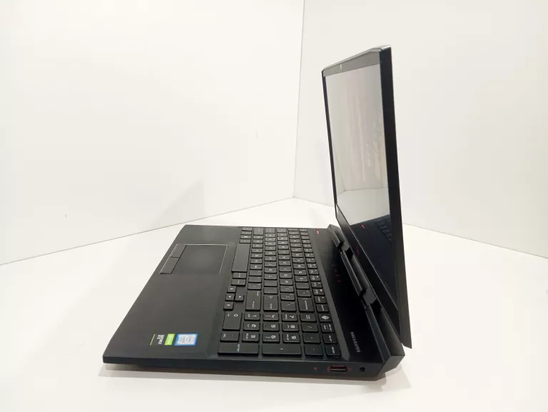 LAPTOP HP OMEN 15-DC1065NW 24GB/256GB SSD/1T HDD