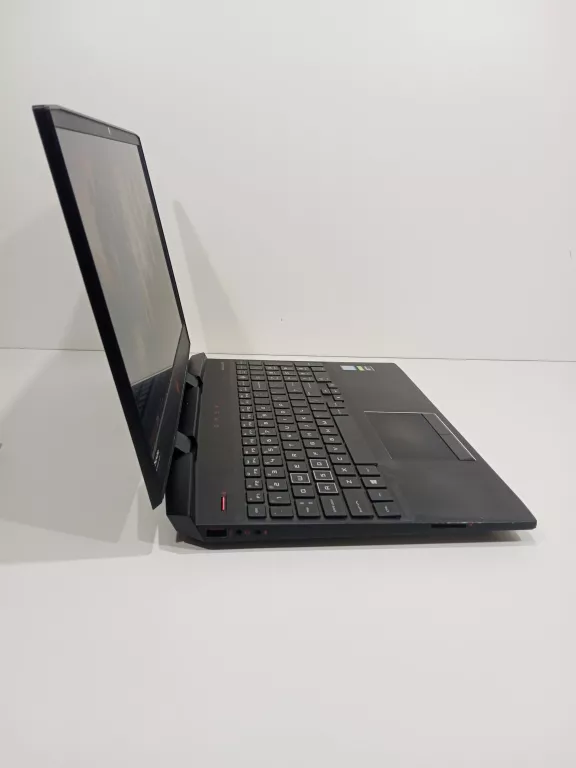 LAPTOP HP OMEN 15-DC1065NW 24GB/256GB SSD/1T HDD