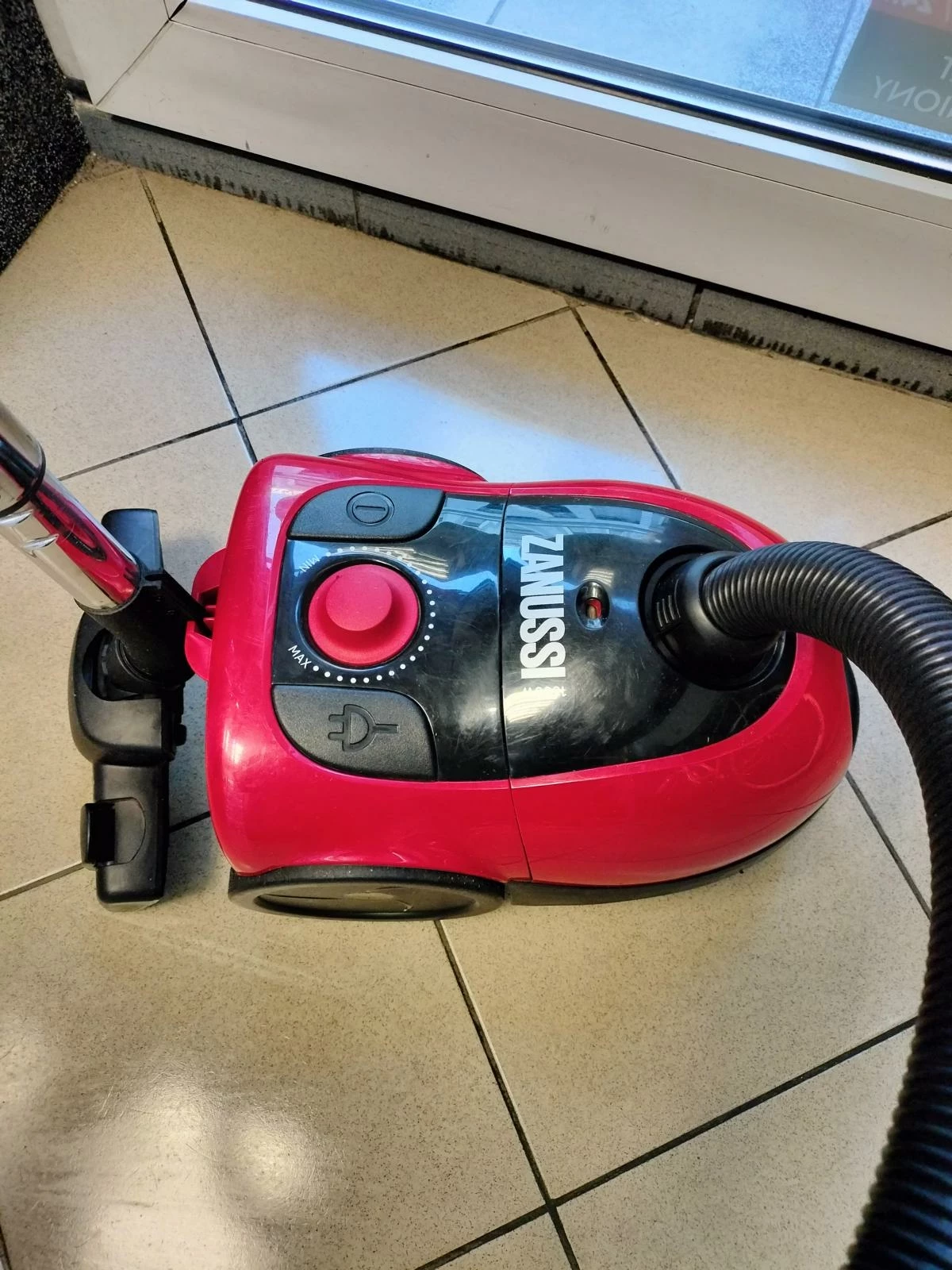 odkurzacz-zanussi-1600w-stan-uzywany