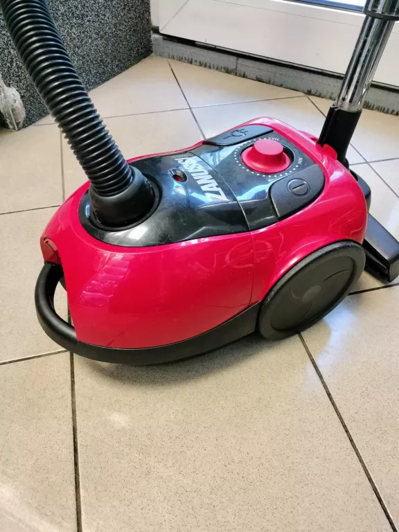 odkurzacz-zanussi-1600w-rodzaj-odkurzacza-workowy