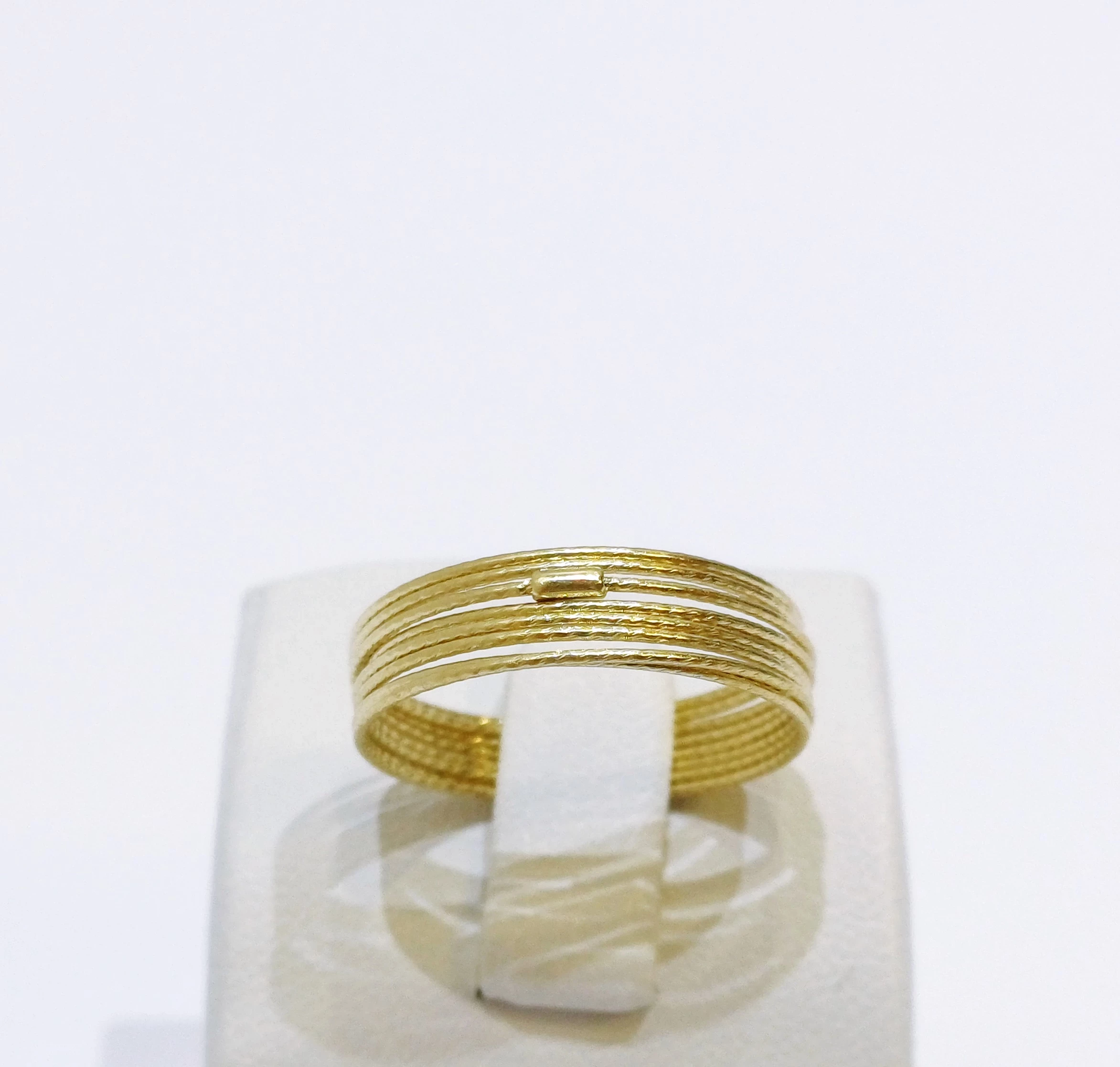 zloty-pierscionek-obraczka-sprezynka-r16-585-kolor-dominujacy-zloty